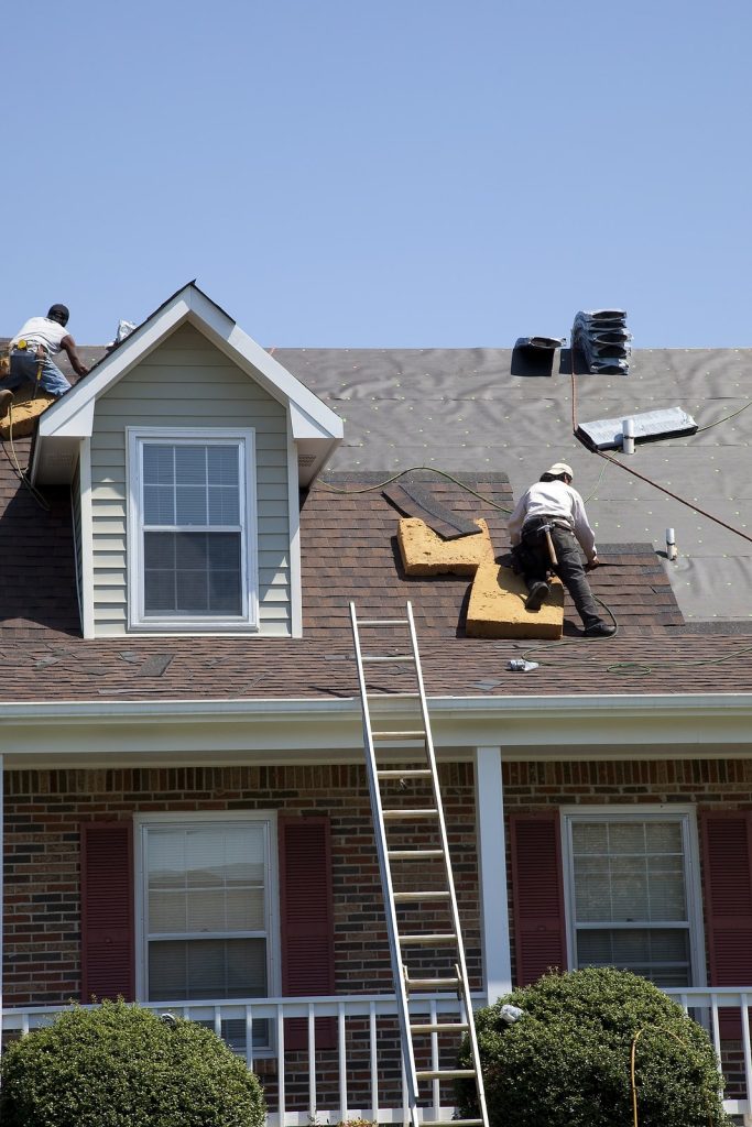 Roofers-Working-min